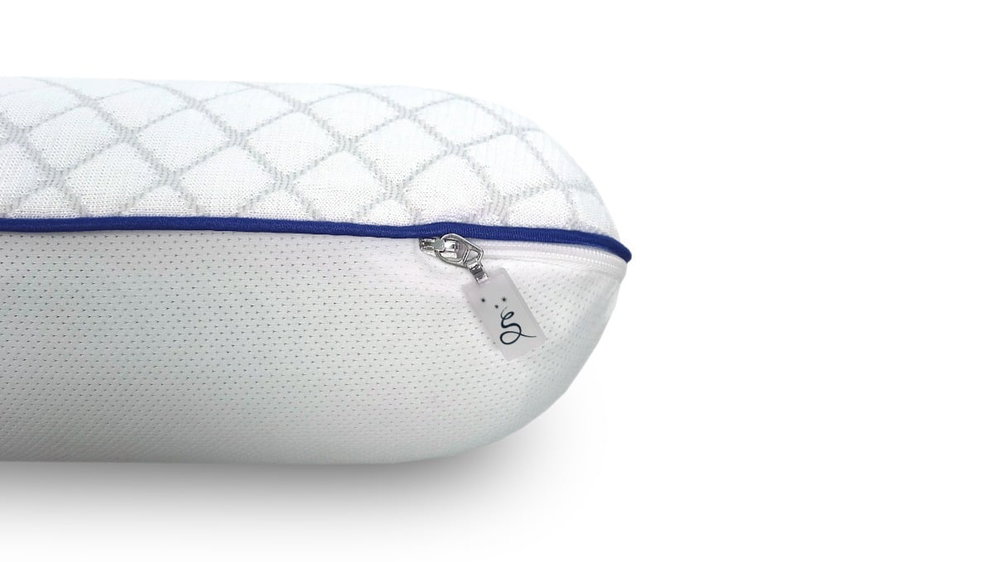 media_files/Sleepy_original_pillow_detail-1.jpeg